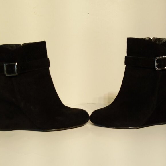 VINCE CAMUTO Booties  sz 6.5  DENA  Black  Suede  Side Zip  Strap/Buckle  Wedge - Picture 8 of 11